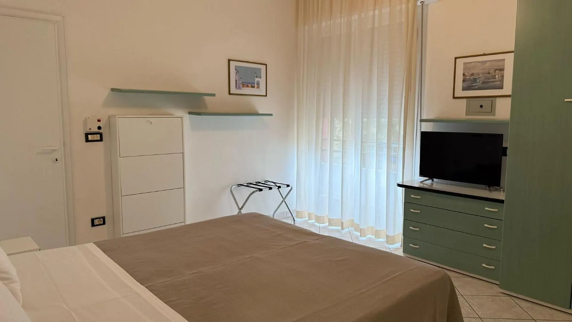 Affittacamere Hotel Ambassador Room Only Cattolica